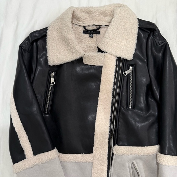Women's Black and Cream Shearling Jacket - Picture 5 of 12